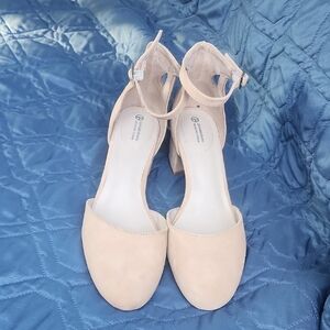Giani Bernini Elegant Cream Ankle Strap Heels Sz 8